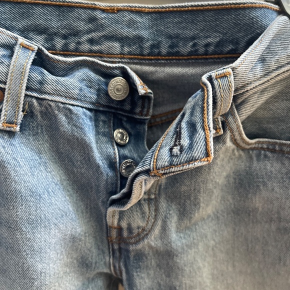 Levi button fly 501 . - Picture 4 of 8